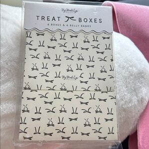 The Mind’s eye paper goods 6 treat boxes and belly bow bands